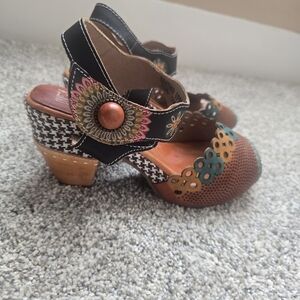 L'Artiste Spring Step Jive Multi Color Sz. 8 (Euro 39) Shoes Sandals